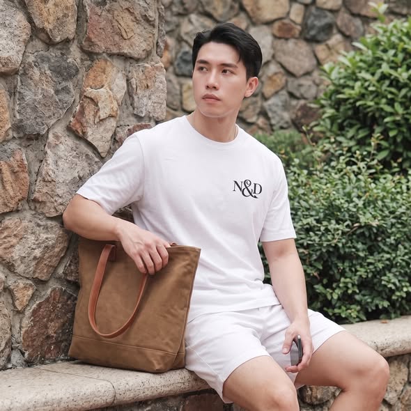 Áo thun trắng trơn
